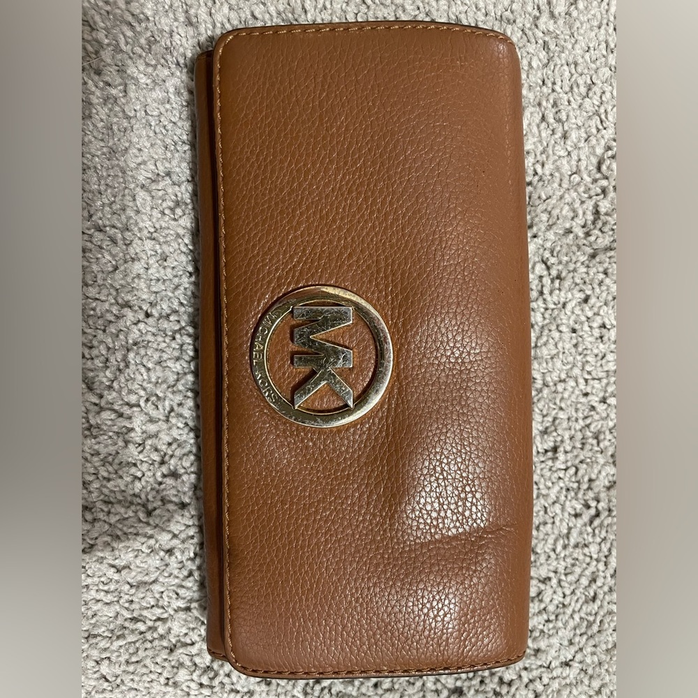 Brown Michael Kors wallet- excellent used condition.
